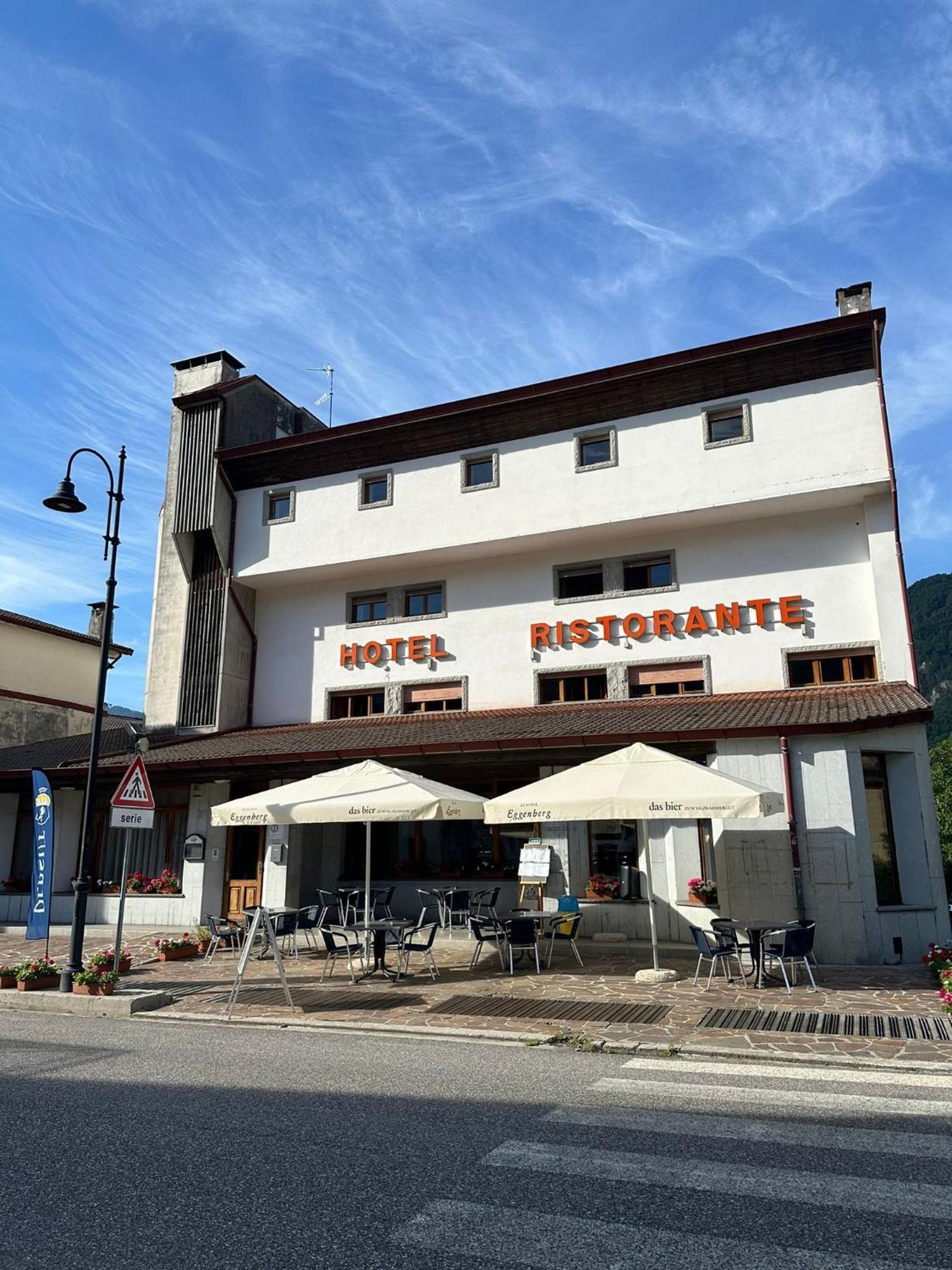 Bike & Bikers Hotel Restaurant 암페쪼 외부 사진
