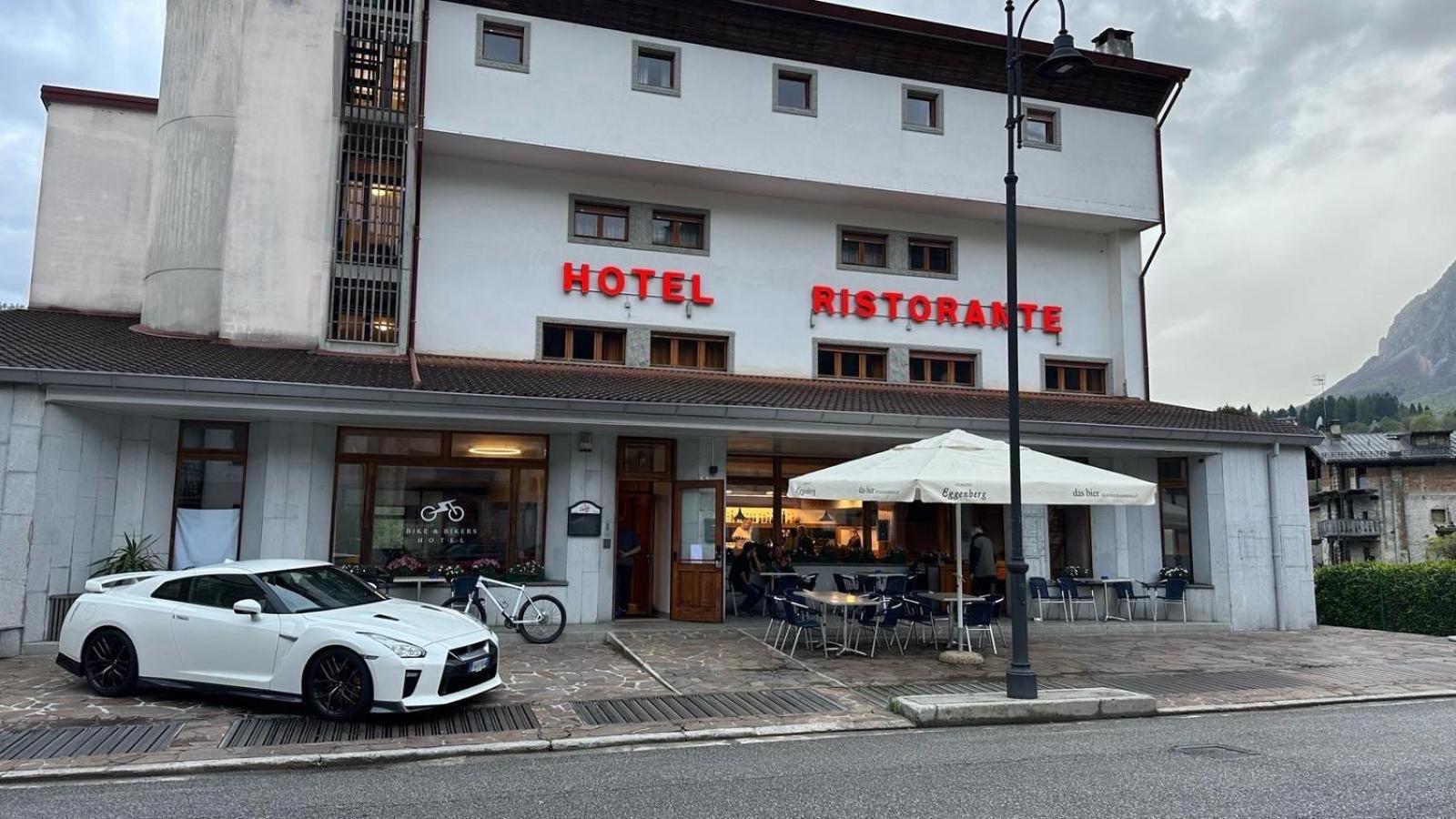Bike & Bikers Hotel Restaurant 암페쪼 외부 사진