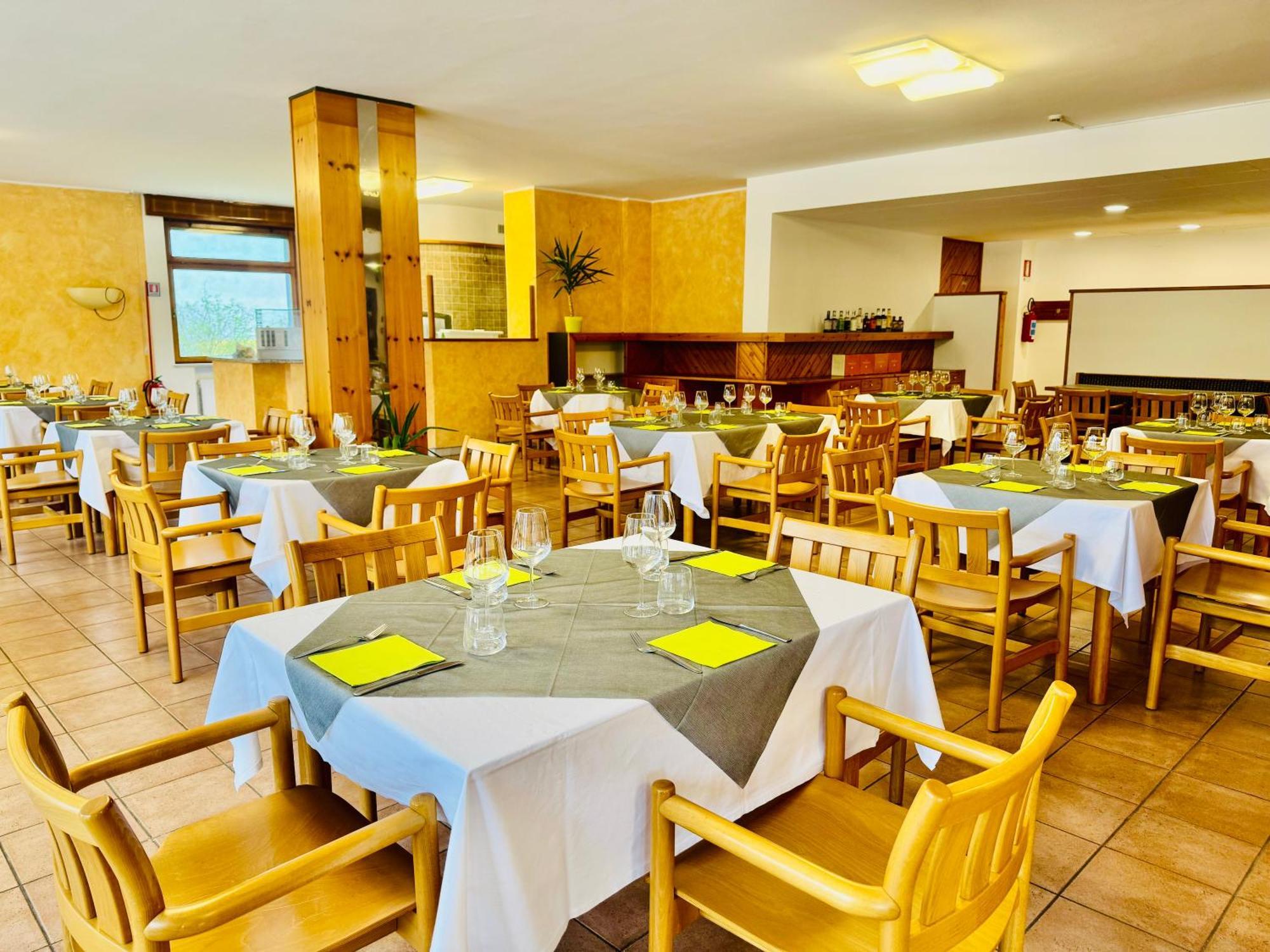 Bike & Bikers Hotel Restaurant 암페쪼 외부 사진